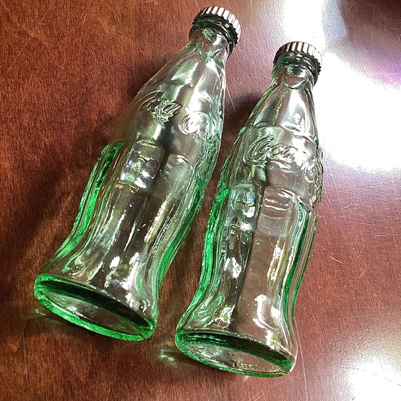 Vintage Coca Cola Mini 4.5" Green Glass Salt & Pepper Shakers, Metal Lids - Picture 5 of 7